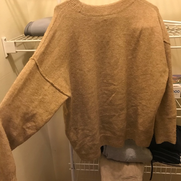 Long Sleeve Extend Shoulder Sweater - Picture 5 of 7
